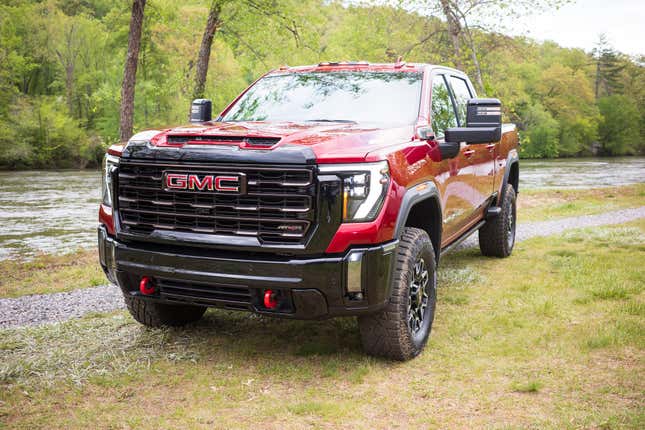 2024 GMC Sierra 2500 HD AT4X: This Is It というタイトルの記事の画像